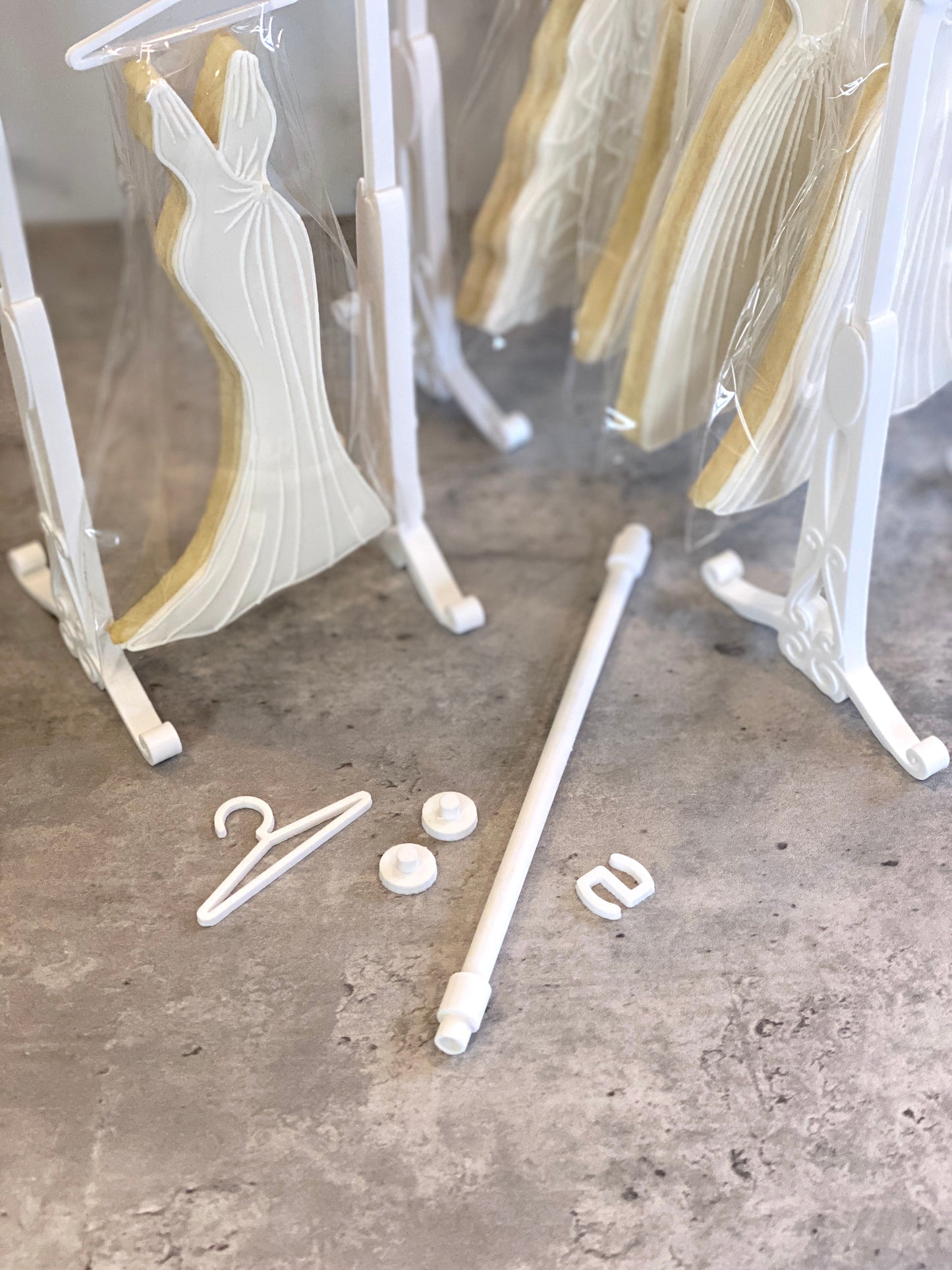 Two-way Fancy Dress Display for Cookies